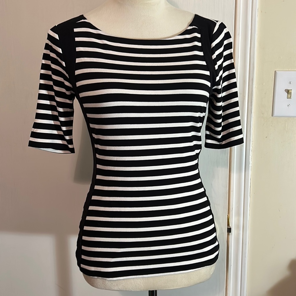 White House Black Market Short Sleeves Blouse
